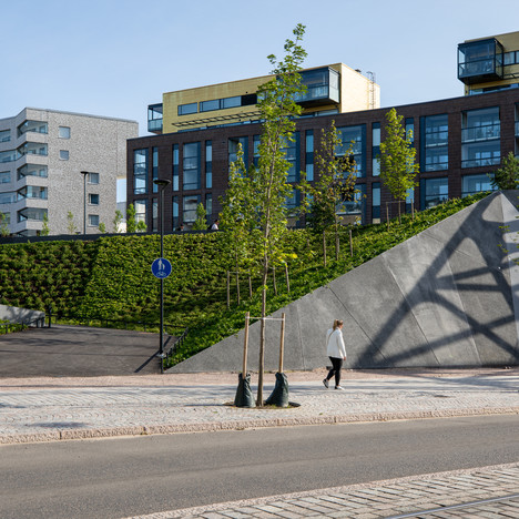 Hyvantoivonpuiston tukimuurit 0355